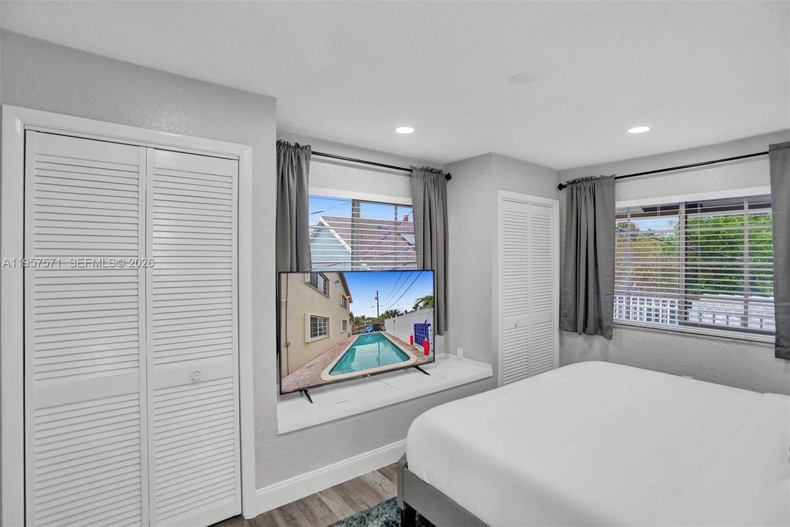 HILLSBORO HEIGHTS - Residential