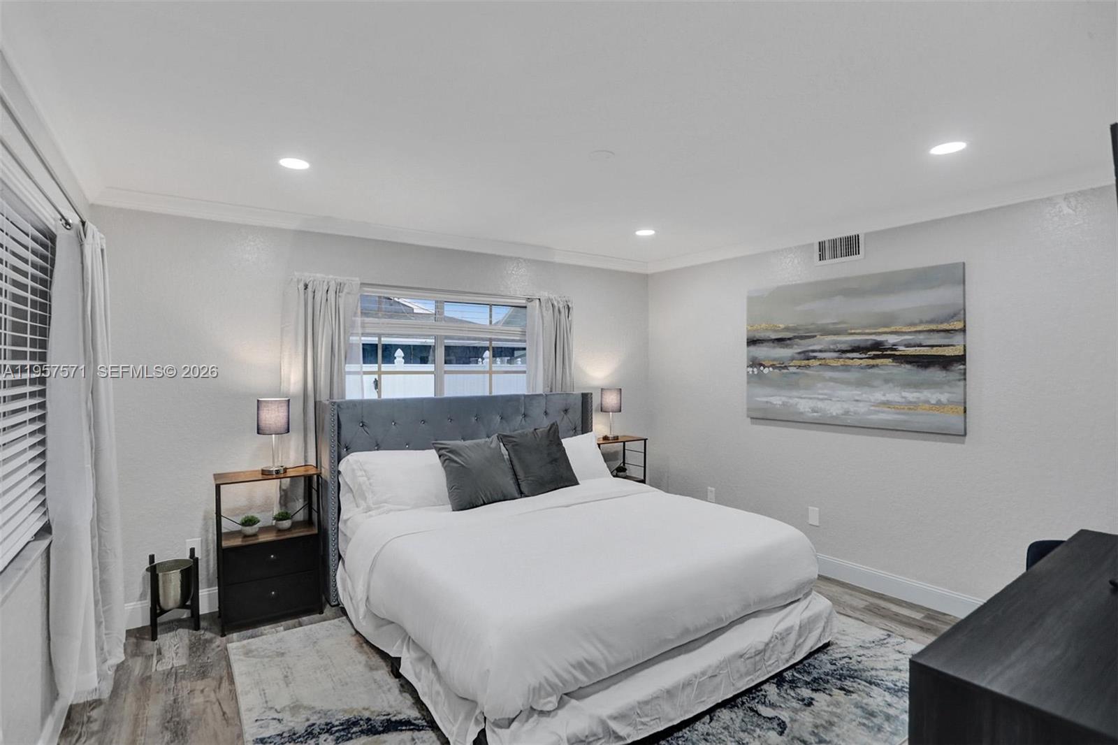 HILLSBORO HEIGHTS - Residential