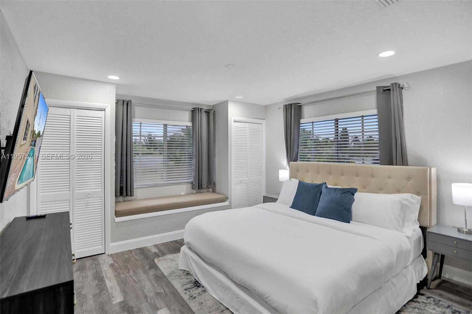 HILLSBORO HEIGHTS - Residential