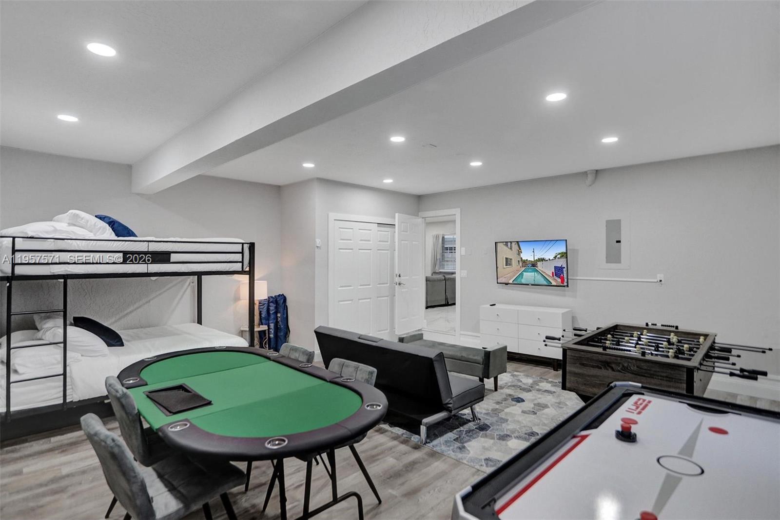 HILLSBORO HEIGHTS - Residential