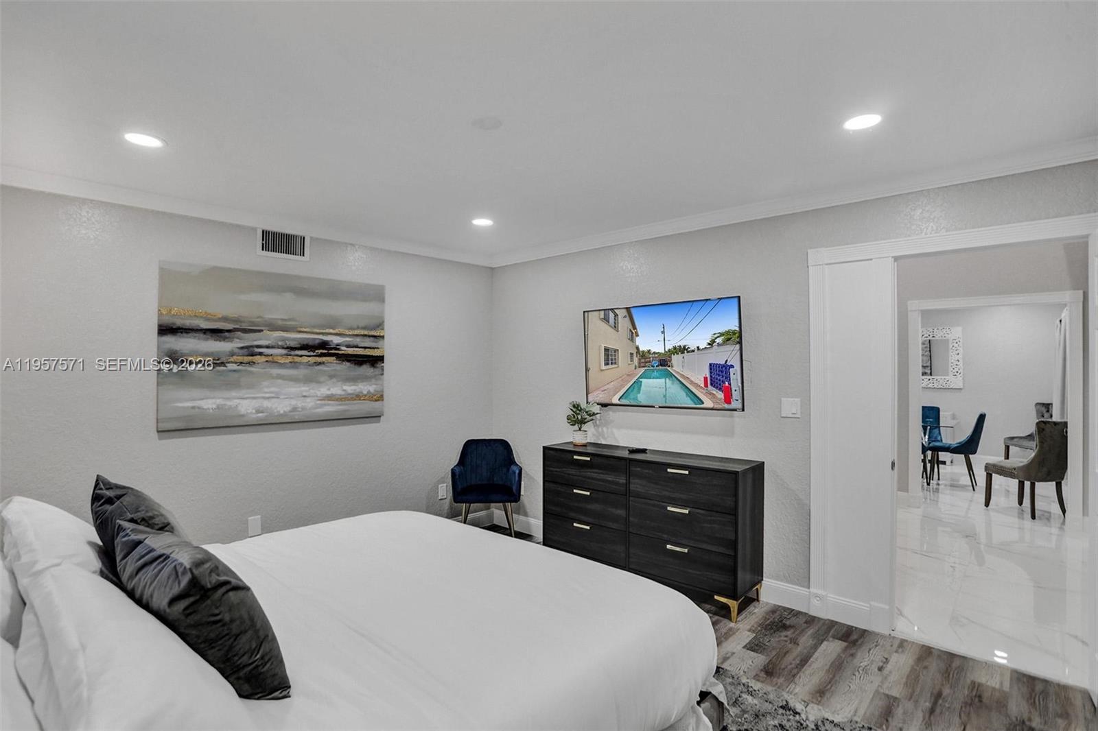 HILLSBORO HEIGHTS - Residential