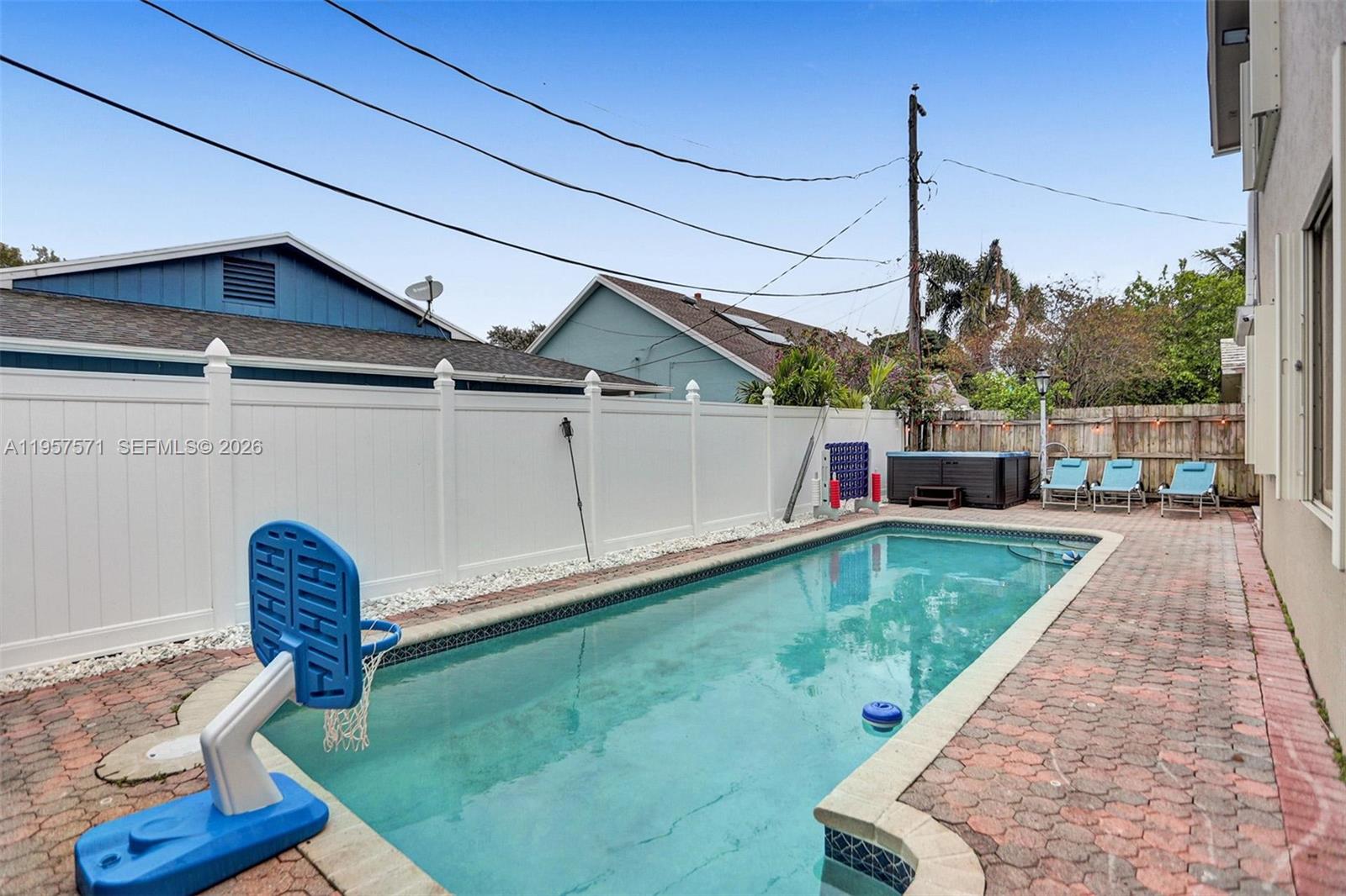 HILLSBORO HEIGHTS - Residential