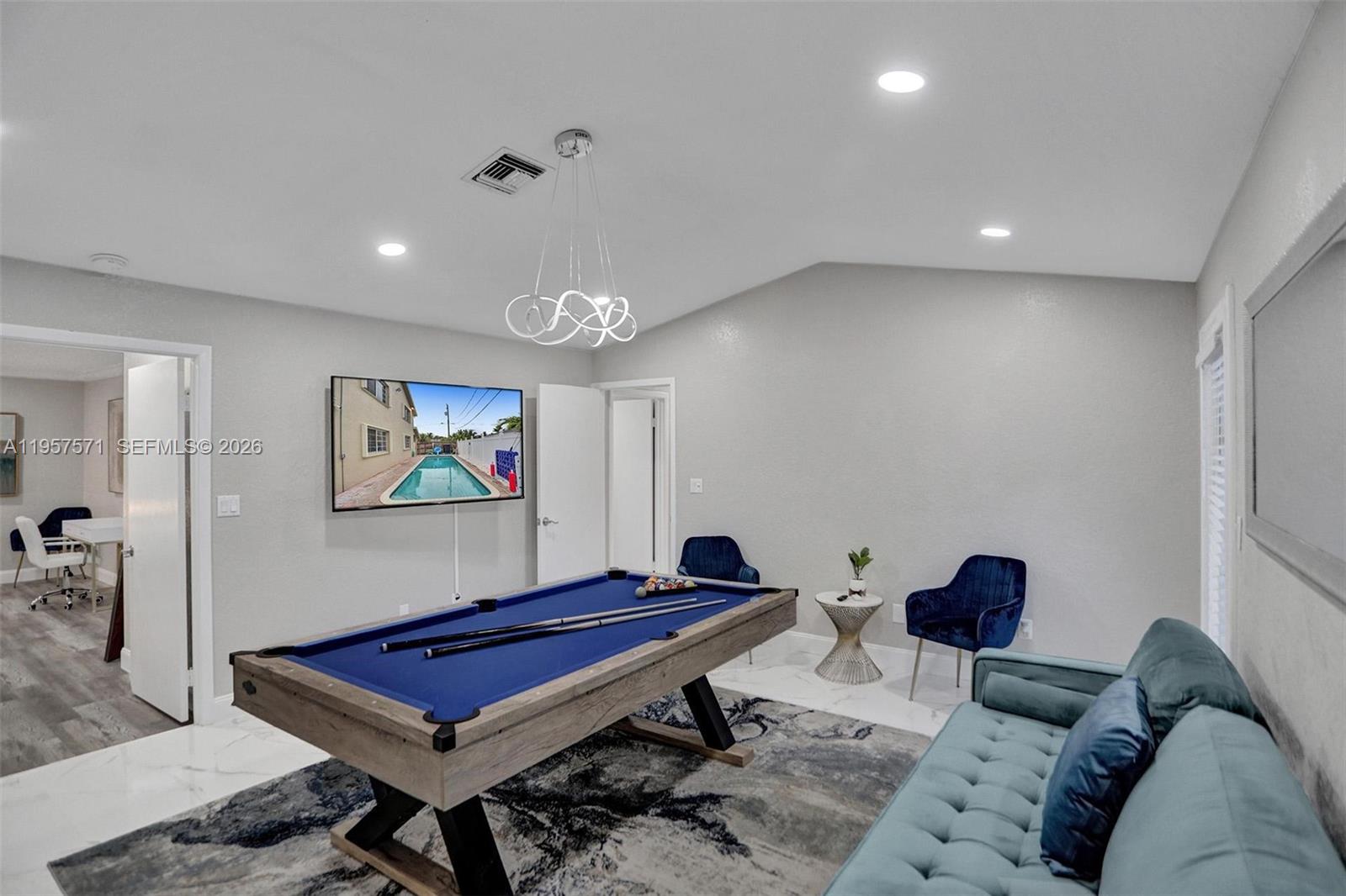 HILLSBORO HEIGHTS - Residential