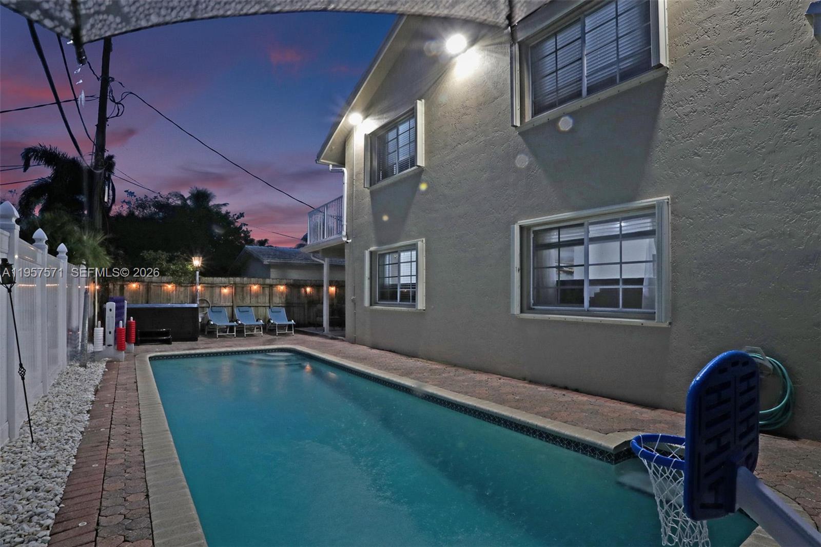 HILLSBORO HEIGHTS - Residential