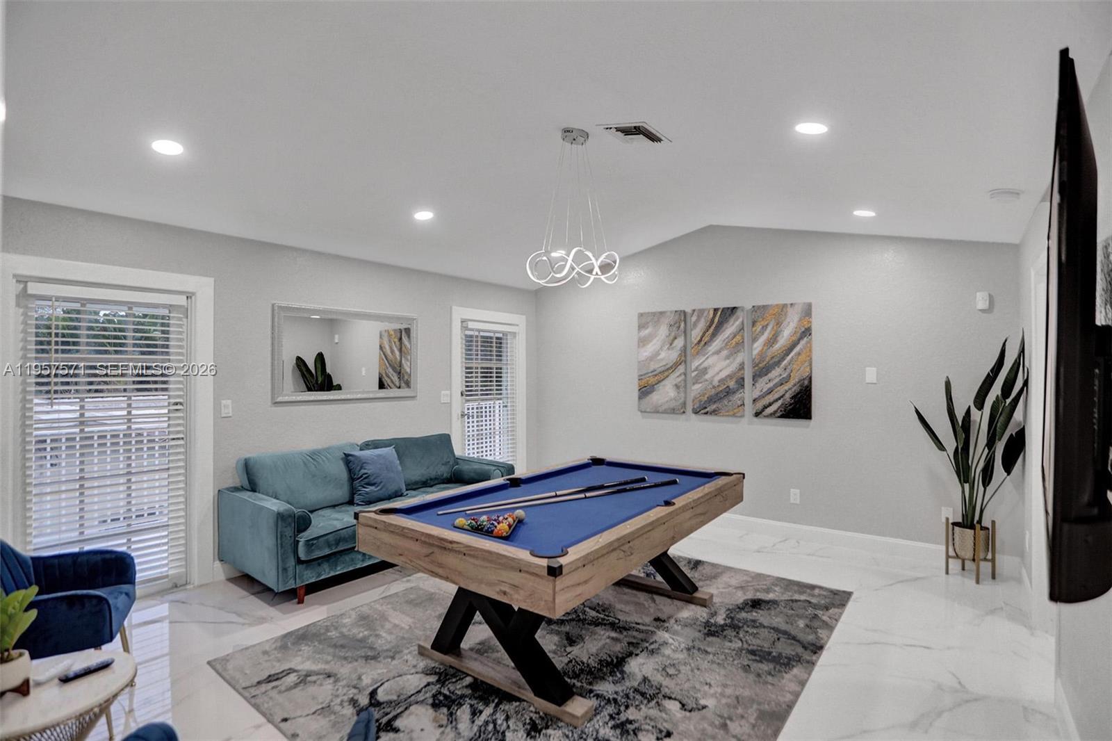 HILLSBORO HEIGHTS - Residential