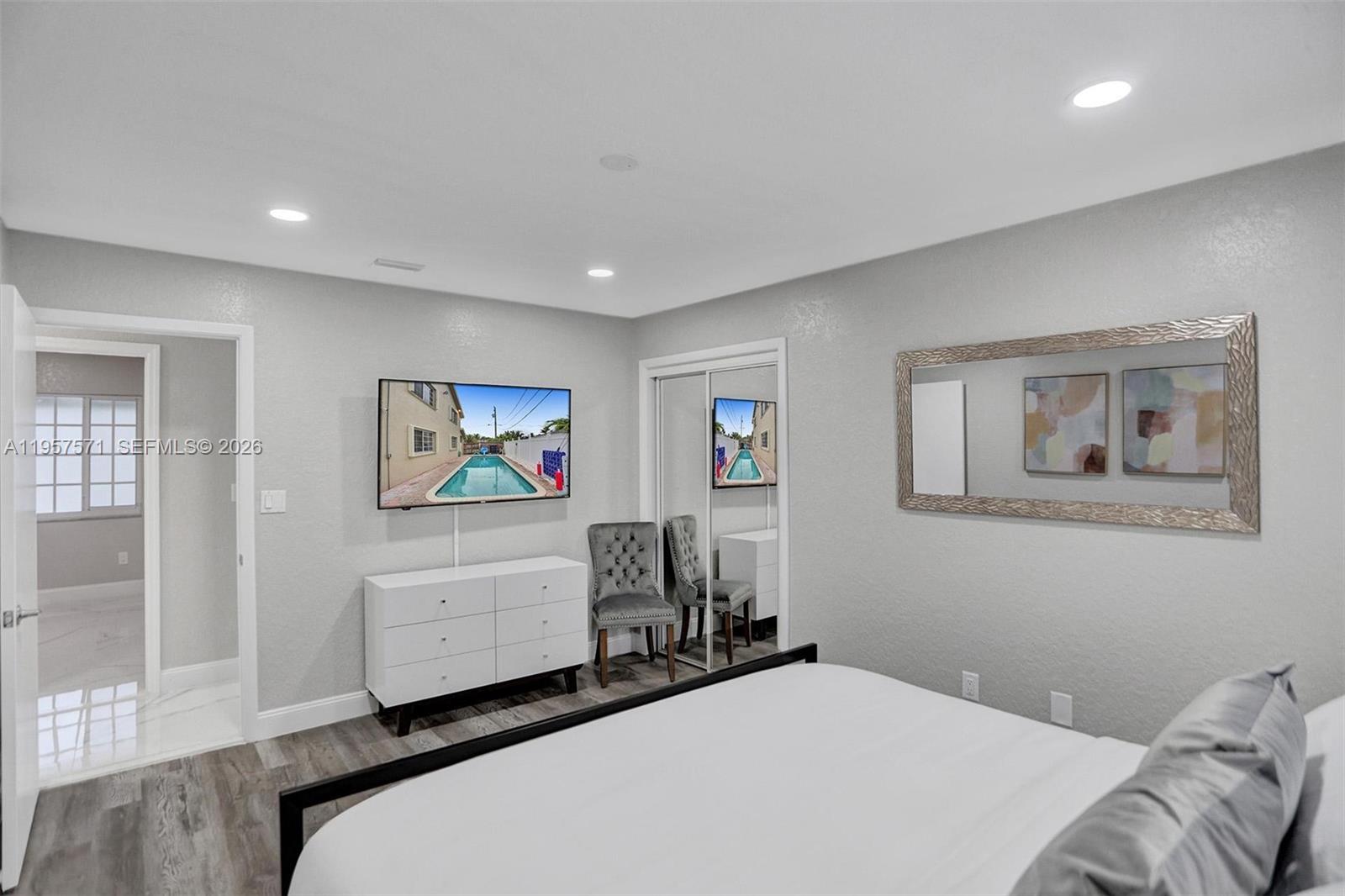 HILLSBORO HEIGHTS - Residential