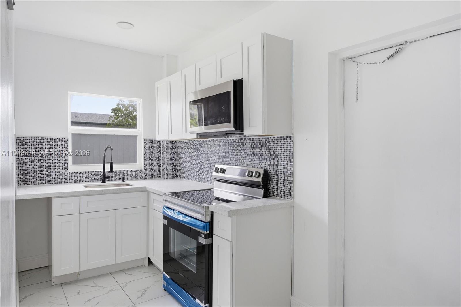 BROADVIEW PARK SEC 4 - Residential Lease