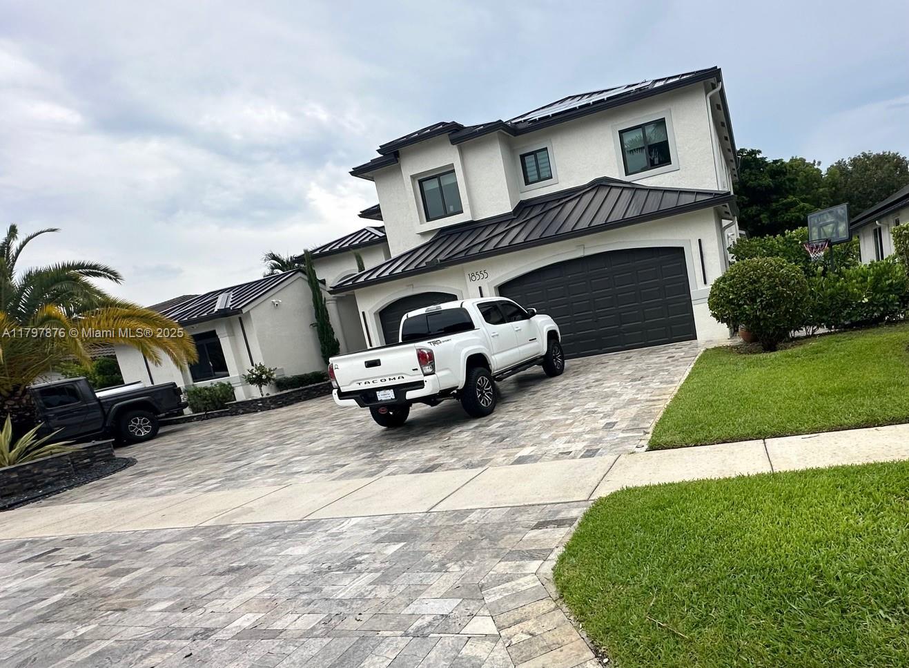 SUNSET LAKES PLAT TWO - Residential