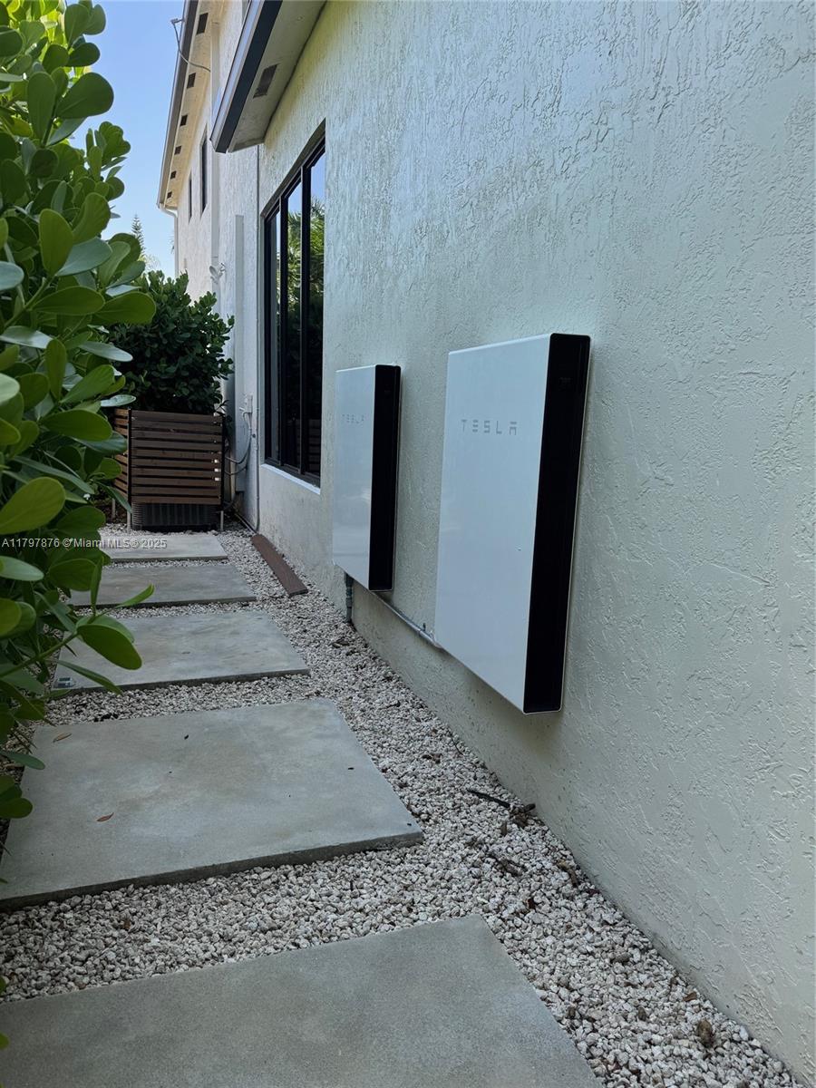 SUNSET LAKES PLAT TWO - Residential