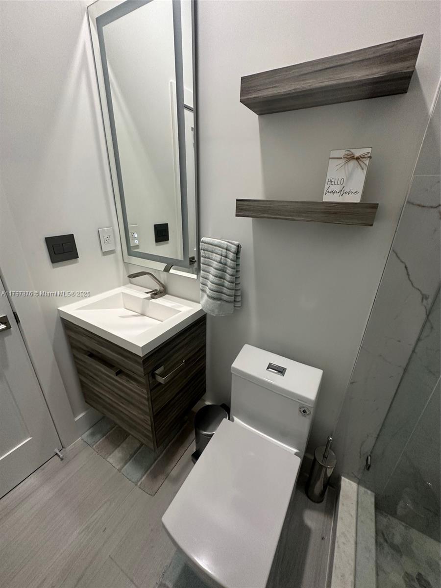 SUNSET LAKES PLAT TWO - Residential