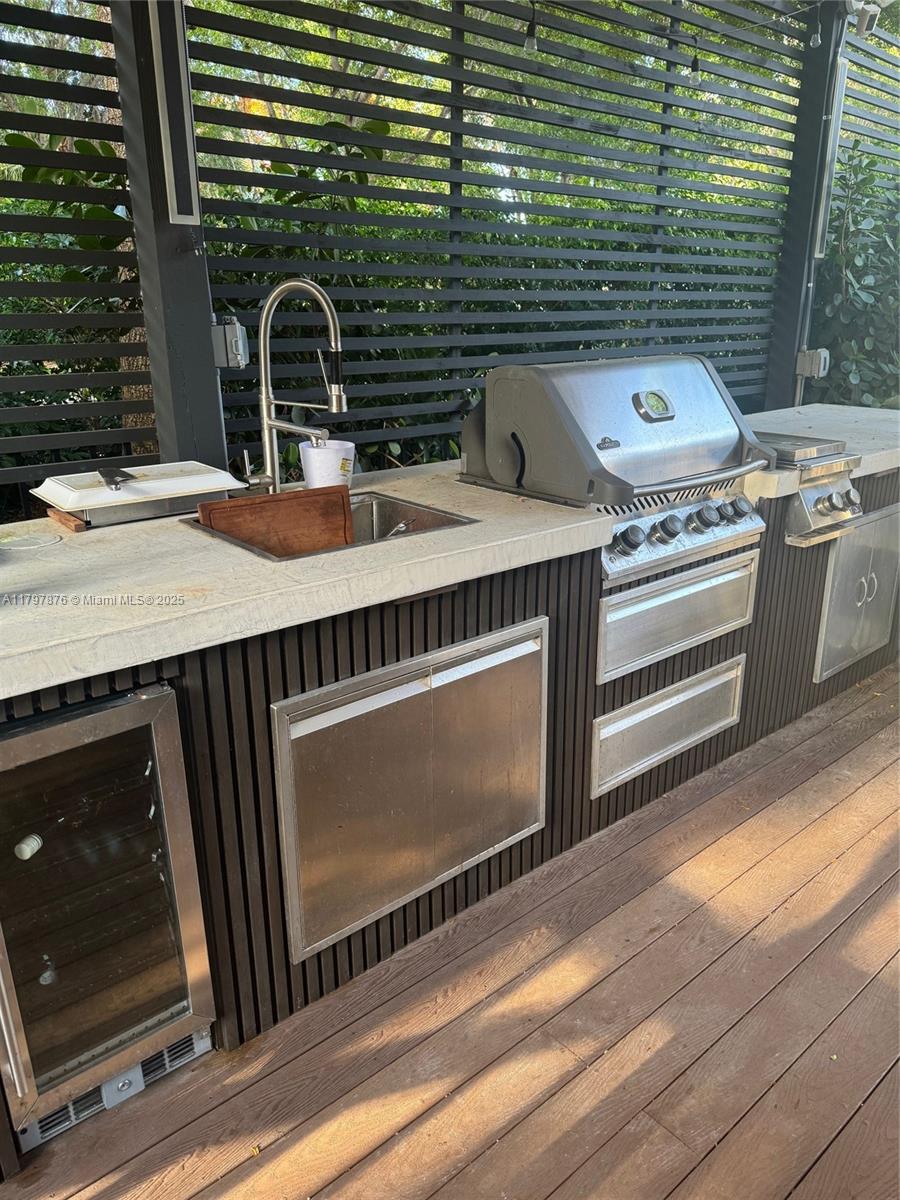 SUNSET LAKES PLAT TWO - Residential