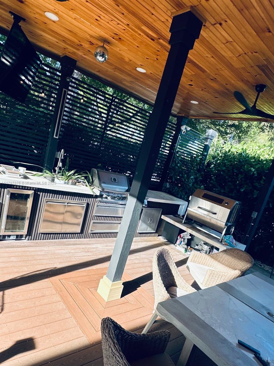 SUNSET LAKES PLAT TWO - Residential