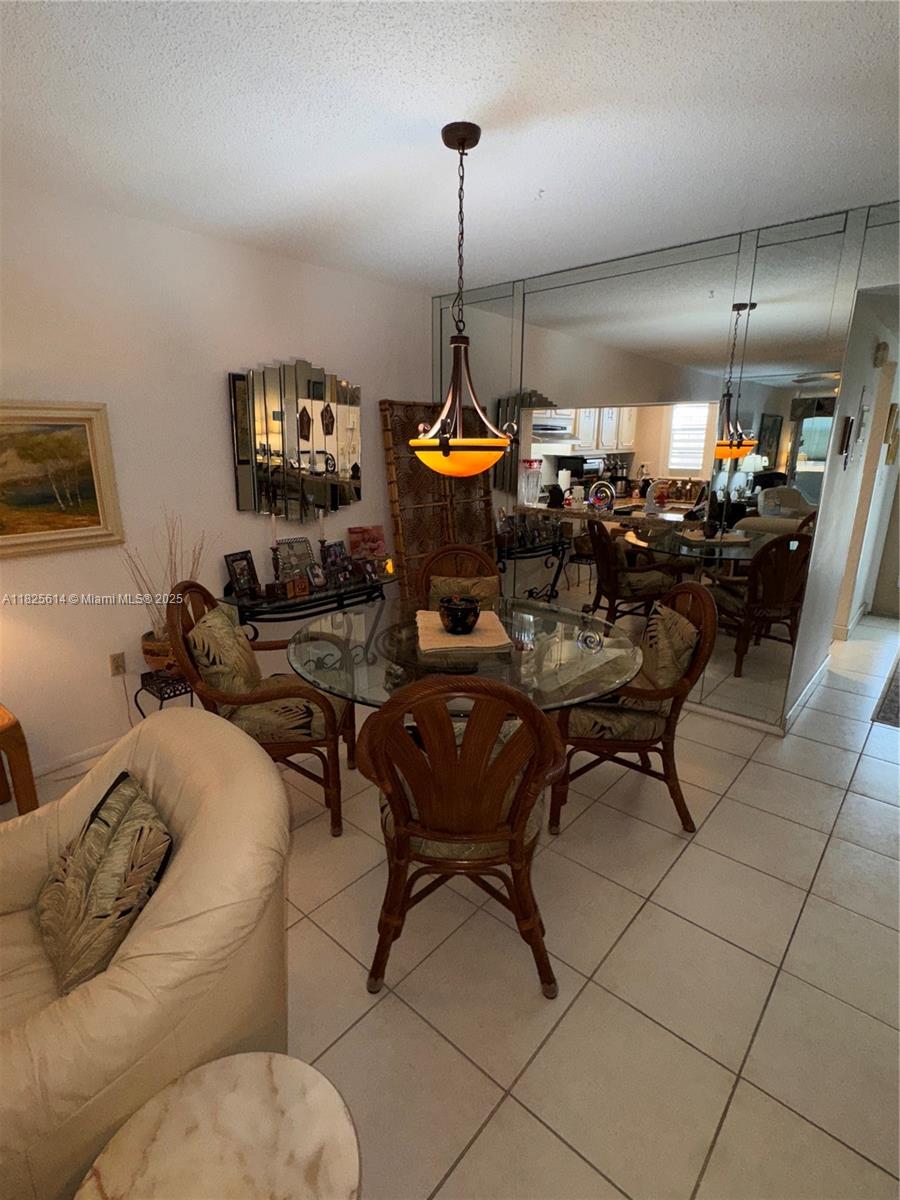2998 E Sunrise Lakes Dr 215, Sunrise, FL, 33322/$110,000 3 2998 E Sunrise Lakes Dr 215