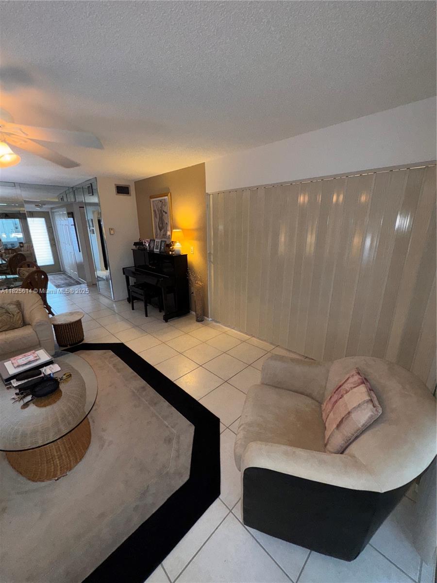 2998 E Sunrise Lakes Dr 215, Sunrise, FL, 33322/$110,000 2 2998 E Sunrise Lakes Dr 215