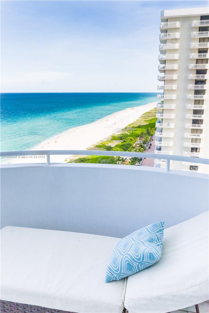 LA GORCE PALACE CONDO - Residential Lease