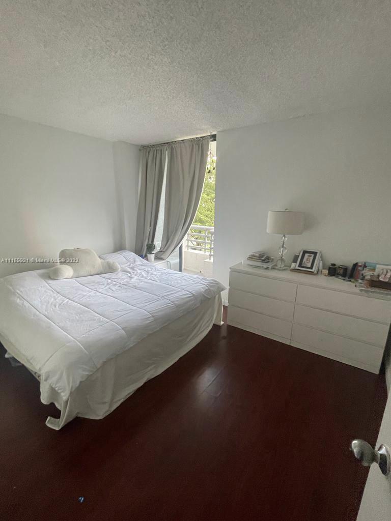 PARC CENTRAL AVENTURA SOU - Residential Lease