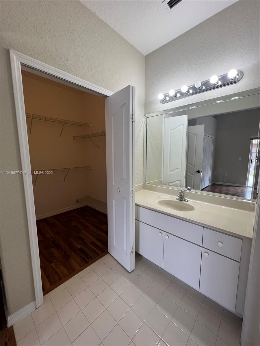 TENNESSEE ESTATES - Residential