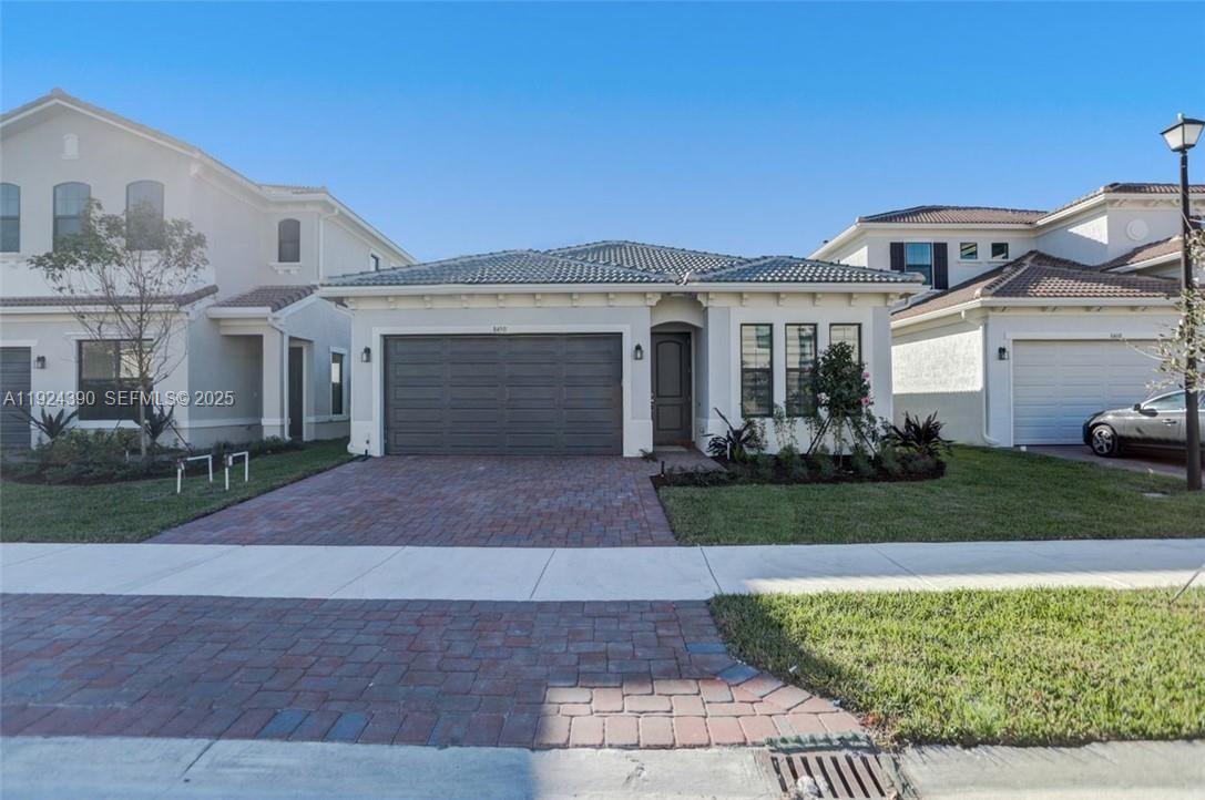 CORAL LAGO - Residential Lease