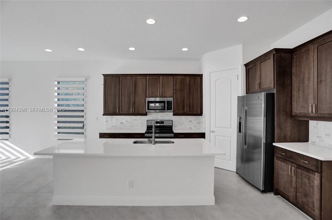 CORAL LAGO - Residential Lease