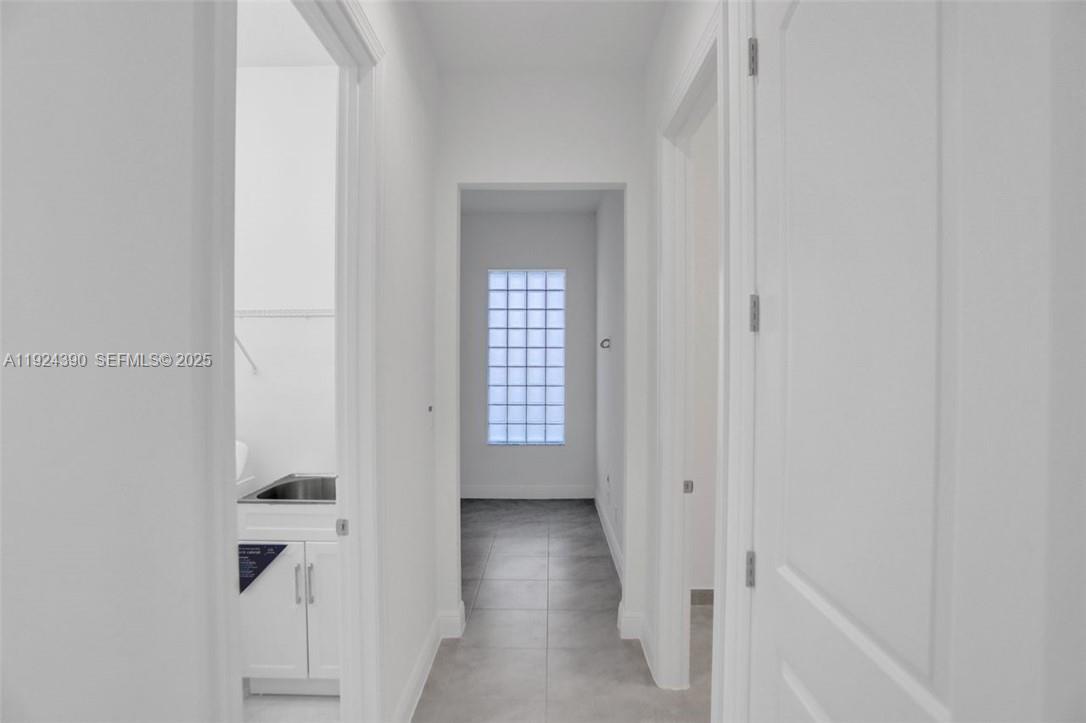 CORAL LAGO - Residential Lease