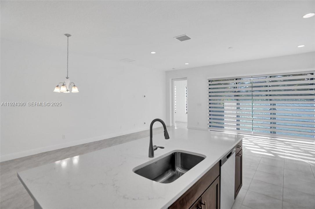 CORAL LAGO - Residential Lease