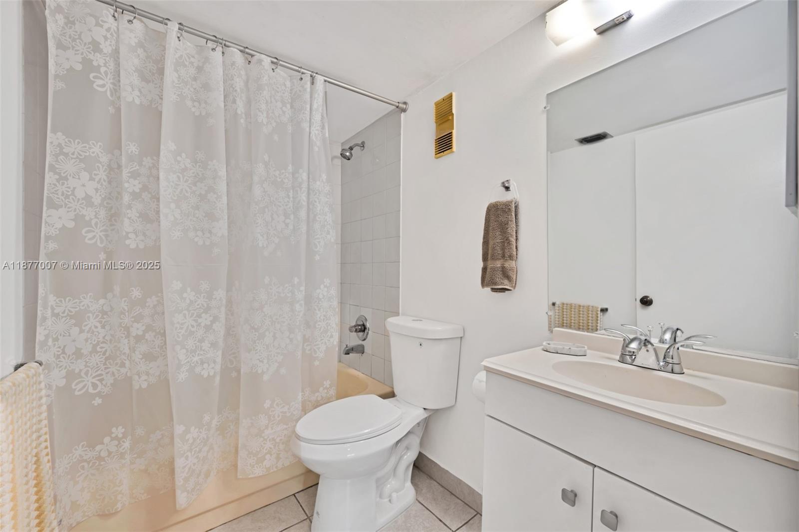 BAYVIEW GARDENS CONDO - Residential