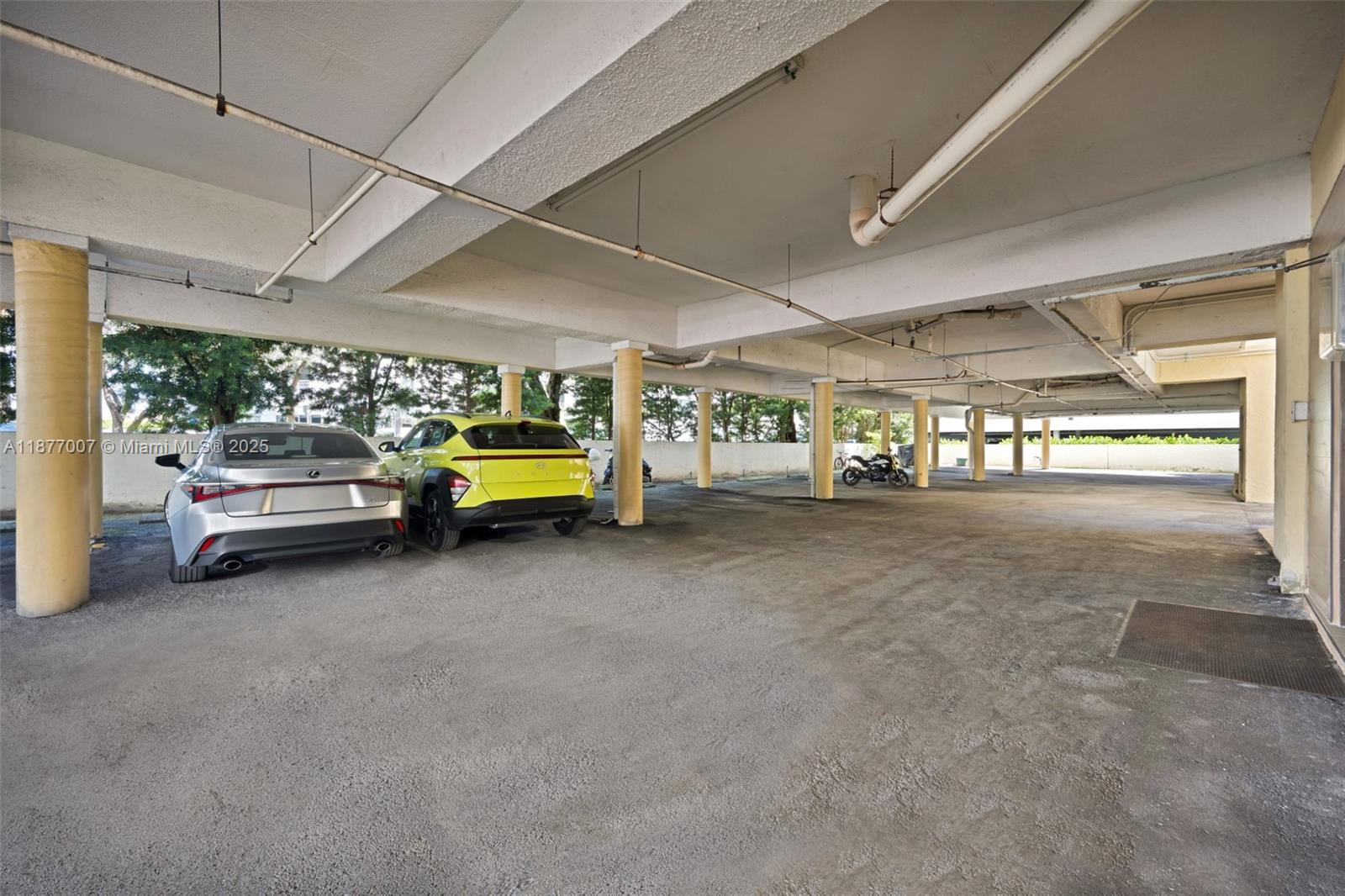 BAYVIEW GARDENS CONDO - Residential