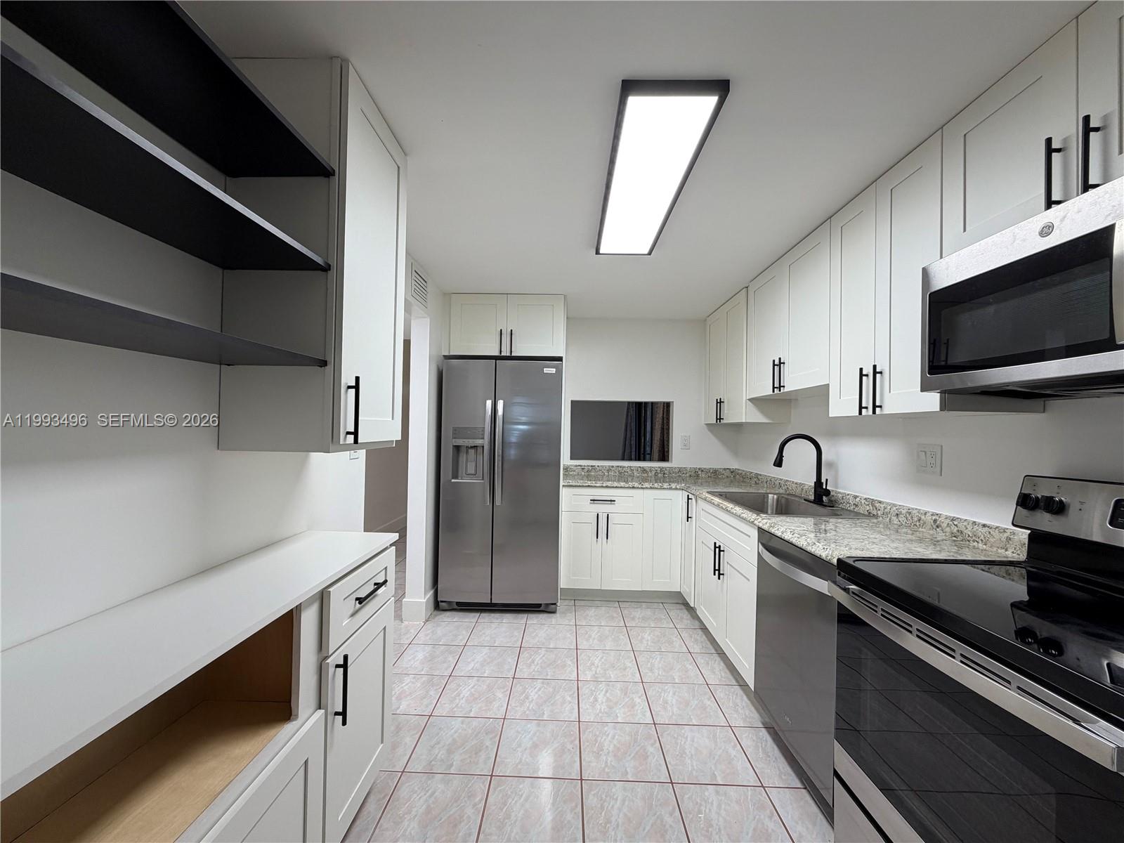 Lago West - Residential