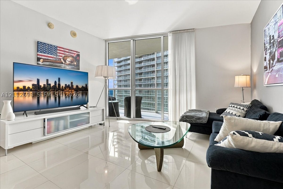 475 Brickell Ave 4511