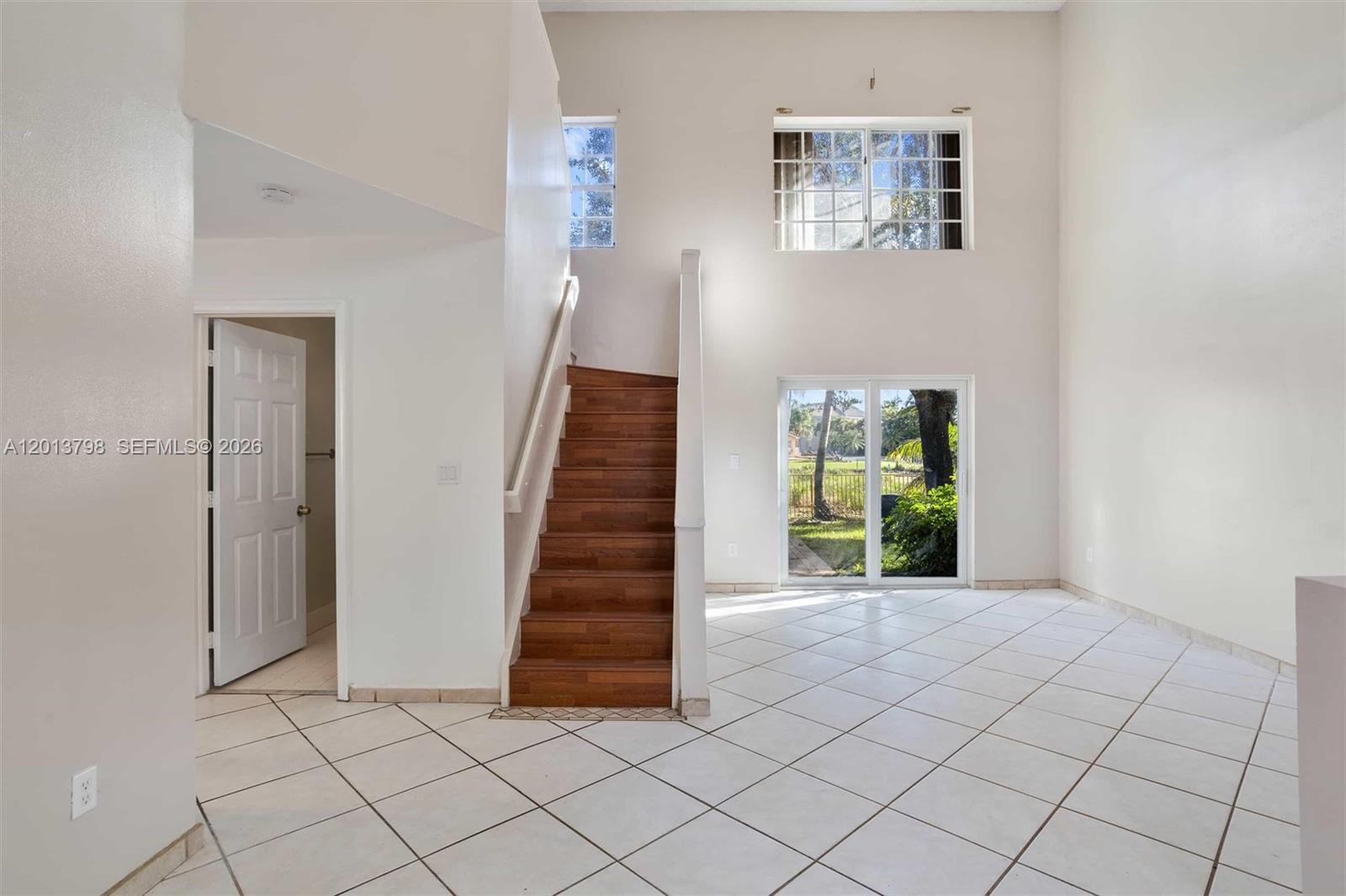 CRYSTAL POINTE - Residential Lease