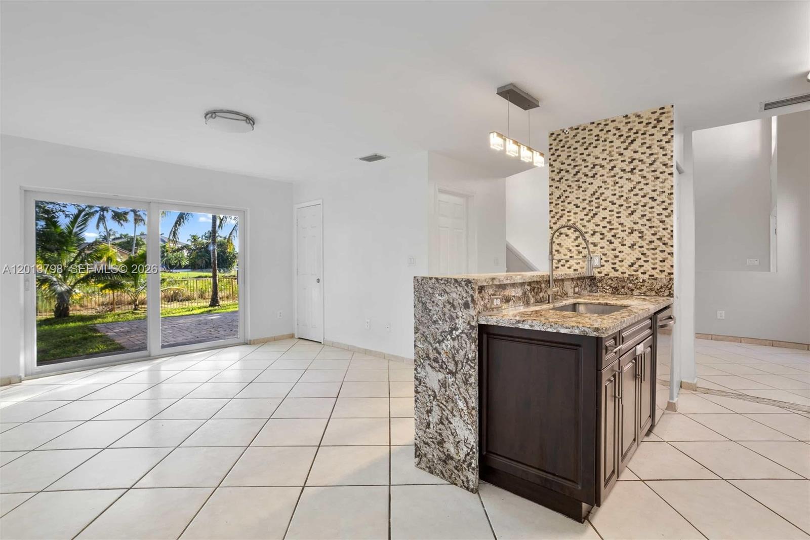 CRYSTAL POINTE - Residential Lease
