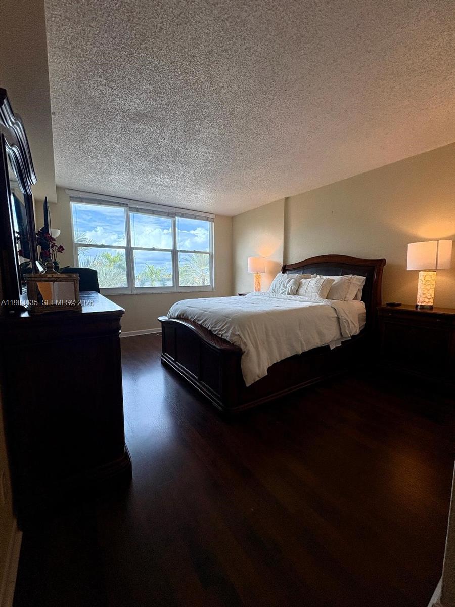 WAVE CONDO - Residential Lease