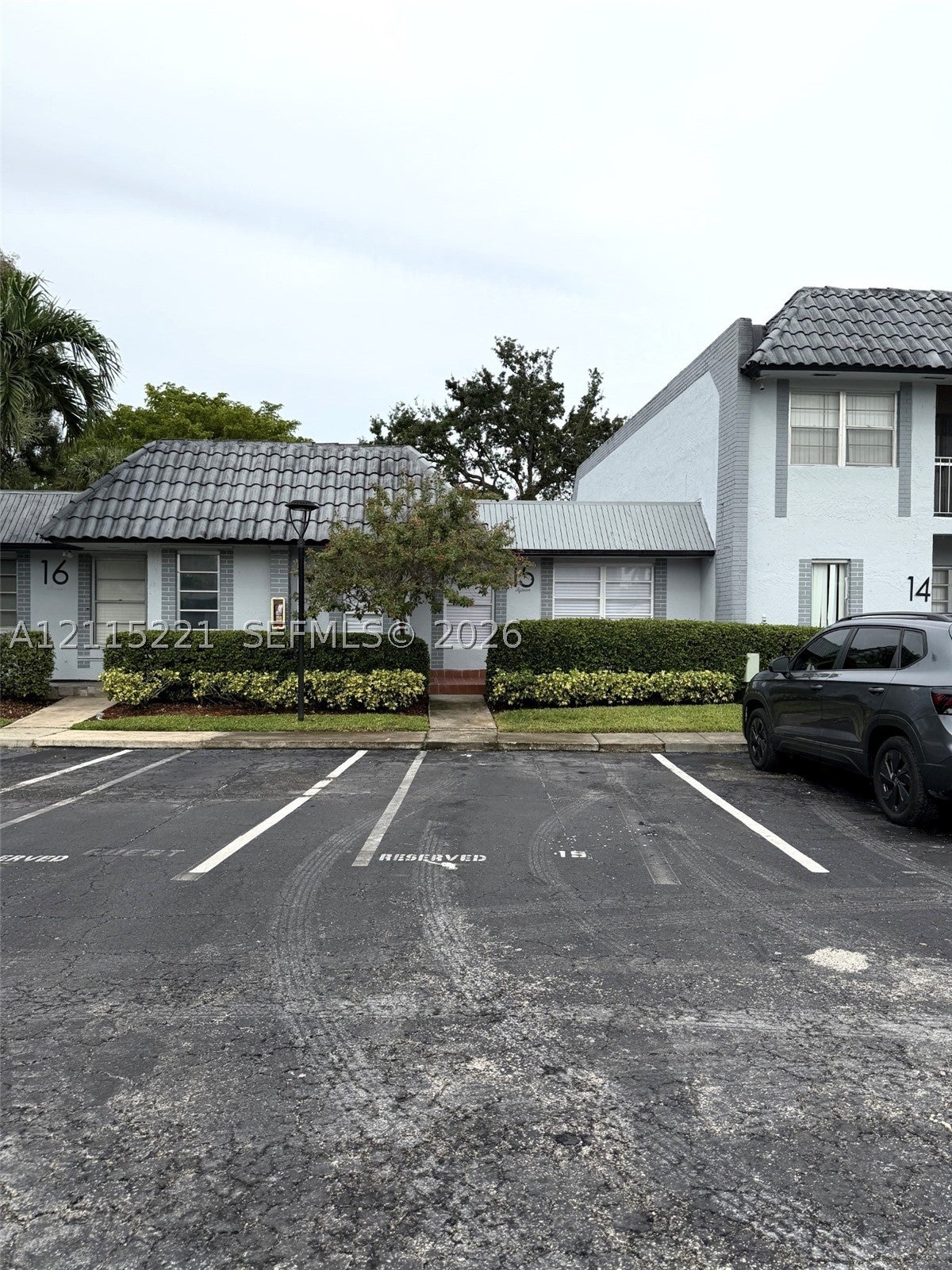 301 Bonaventure Blvd 15