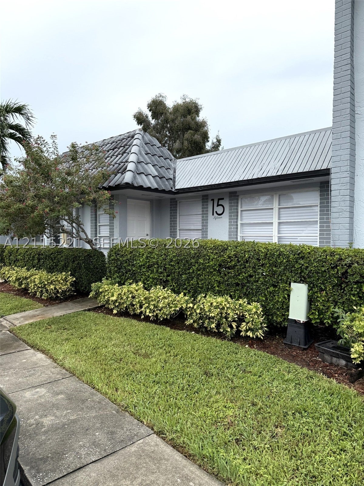 301 Bonaventure Blvd 15