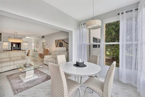 Tiny photo for 4705 NW 35th St #501, Lauderdale Lakes, FL 33319 (MLS # A11976102)