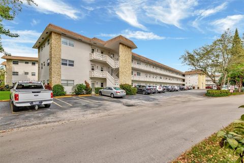 Tiny photo for 4705 NW 35th St #501, Lauderdale Lakes, FL 33319 (MLS # A11976102)