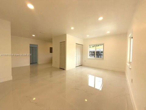 228 NW 32nd Ave 1 Miami FL 33125