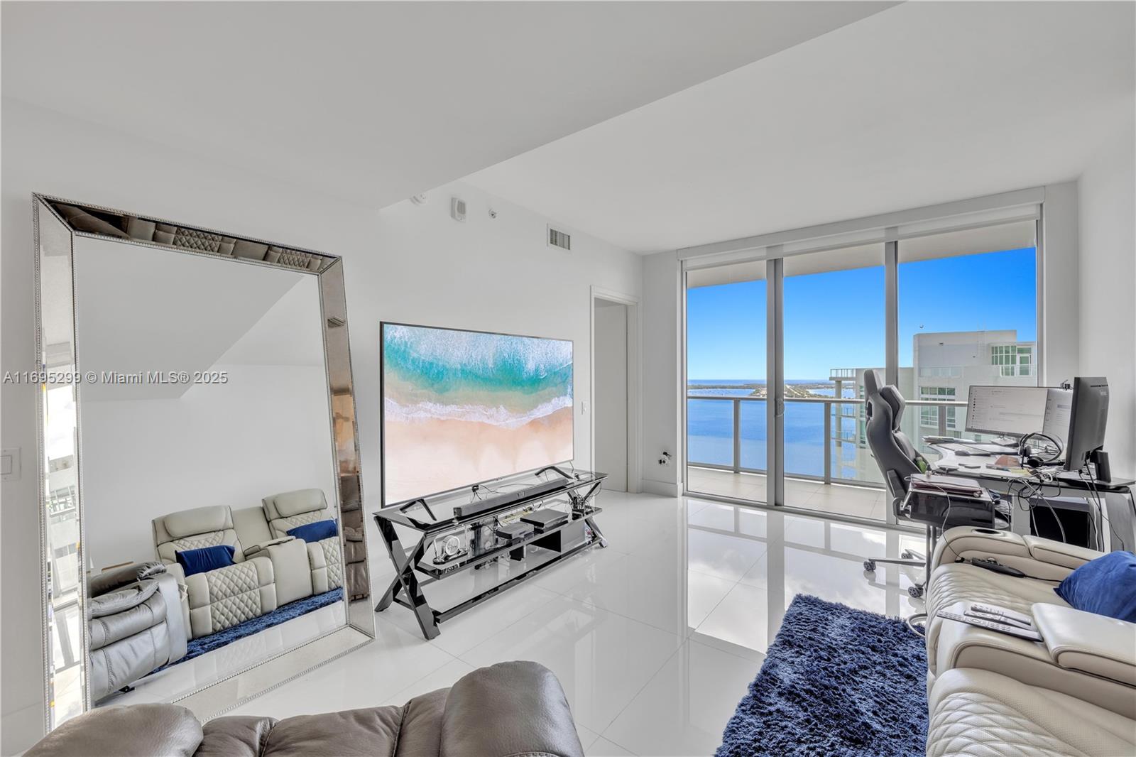 1300 Brickell Bay Dr 2805