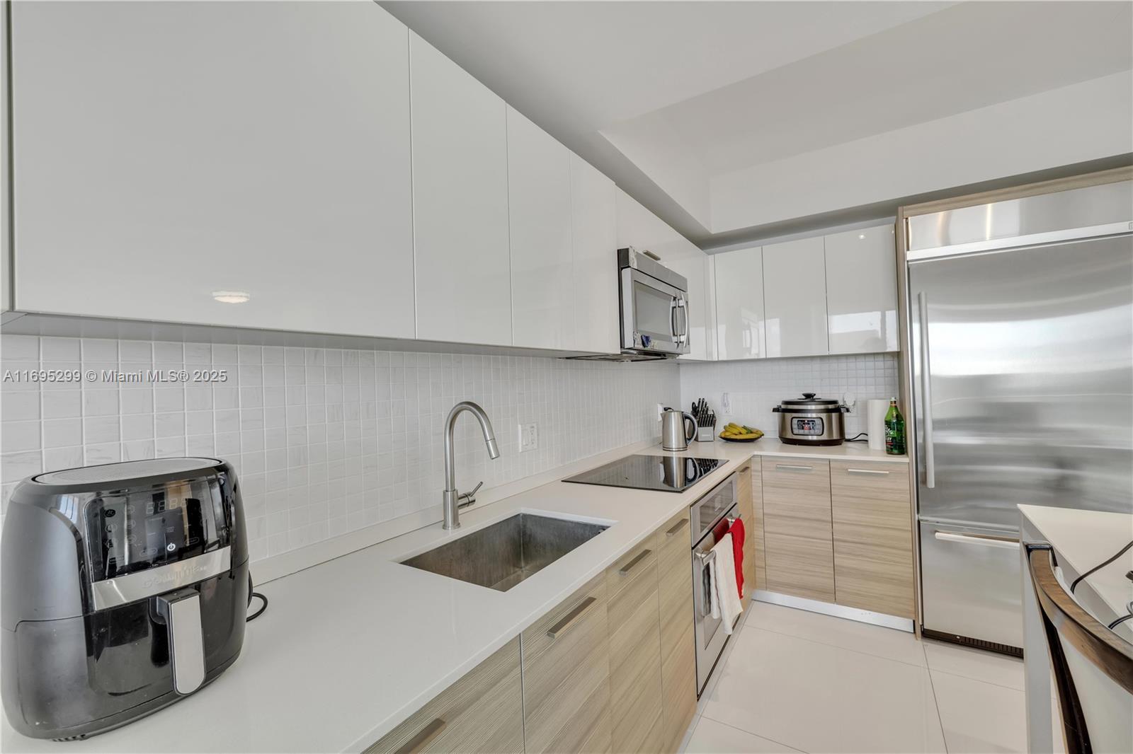 1300 Brickell Bay Dr 2805