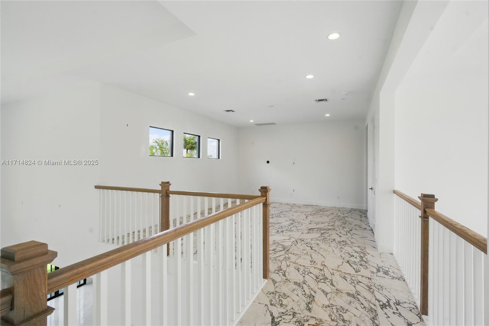 CLINGANS COVE - Residential