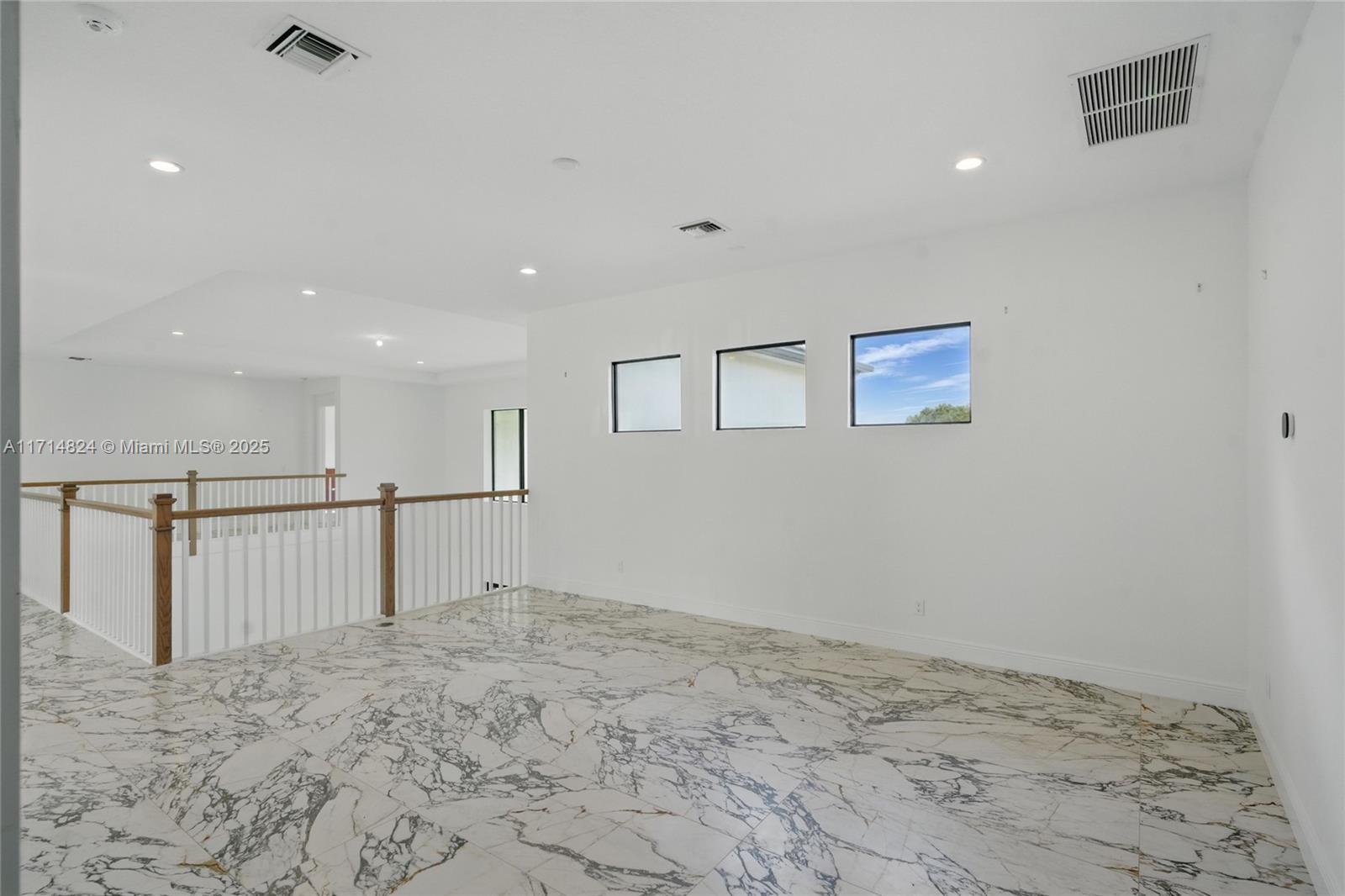 CLINGANS COVE - Residential