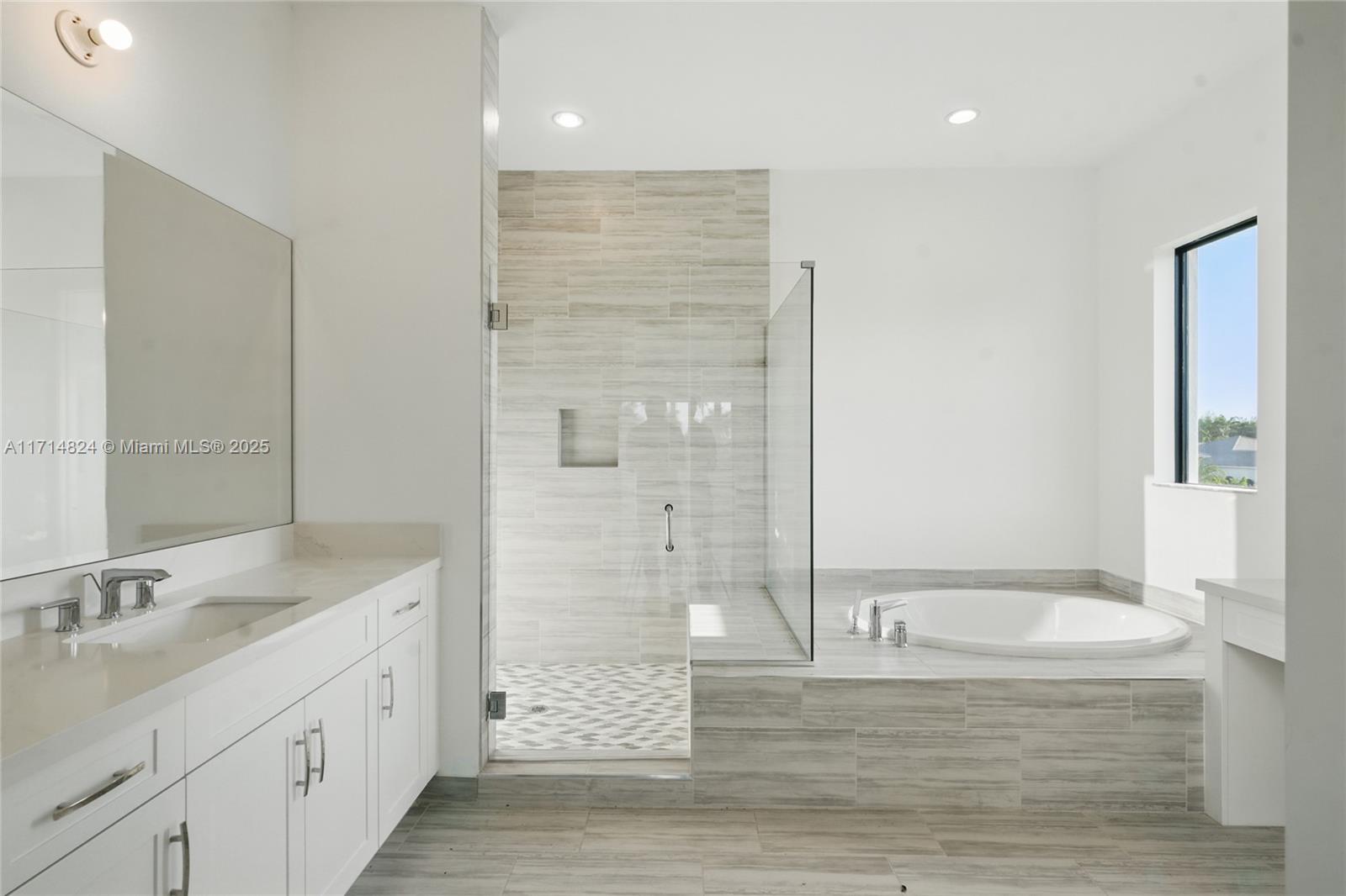 CLINGANS COVE - Residential