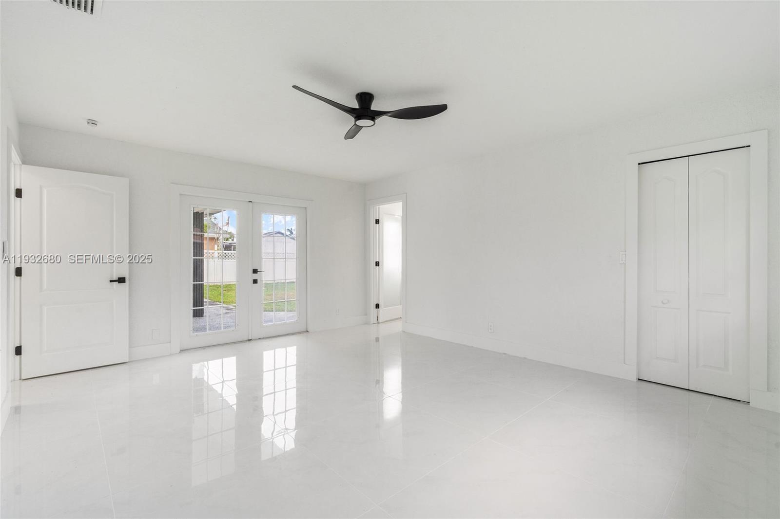 BOULEVARD WEST - Residential