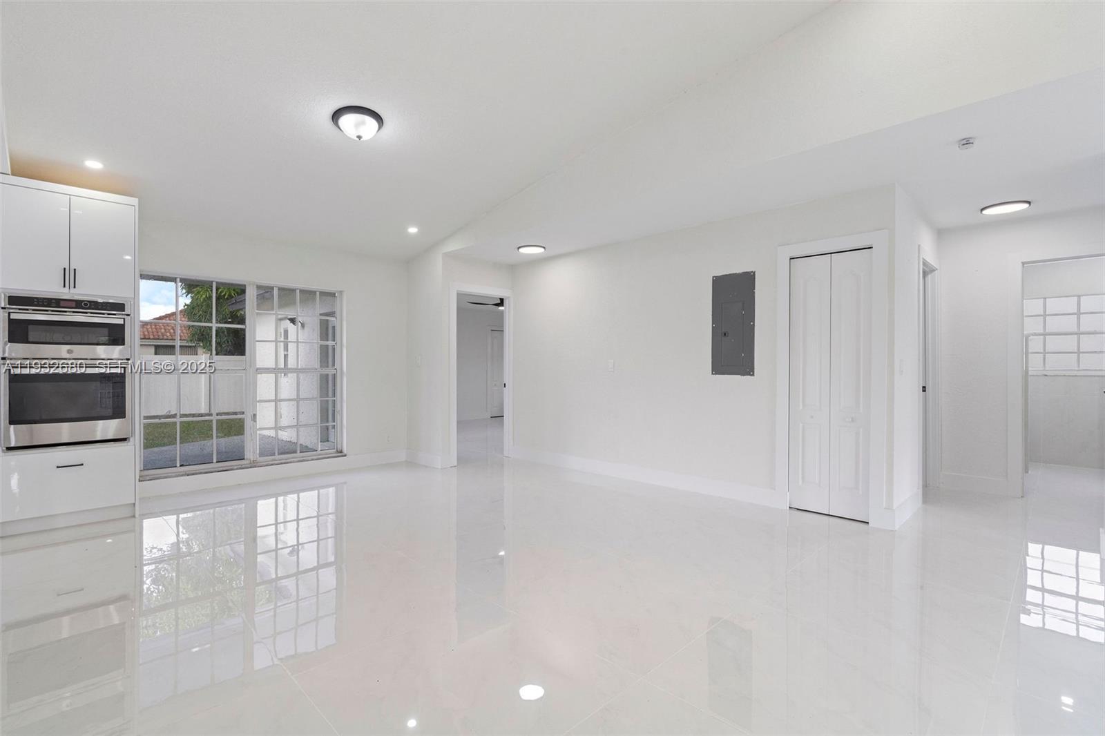 BOULEVARD WEST - Residential