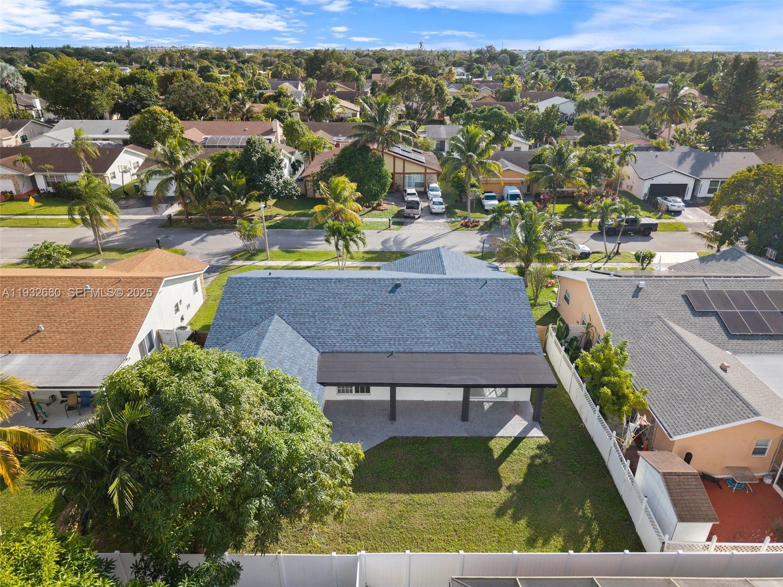 BOULEVARD WEST - Residential