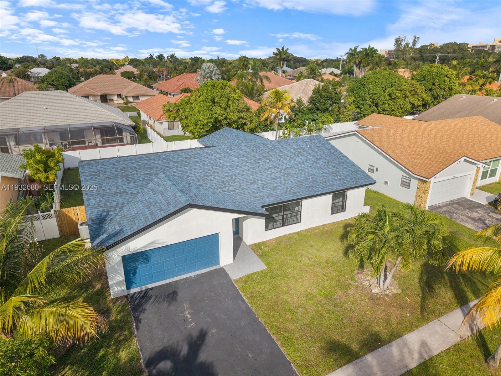 BOULEVARD WEST - Residential