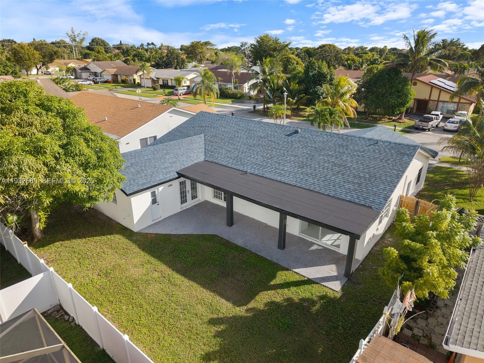 BOULEVARD WEST - Residential