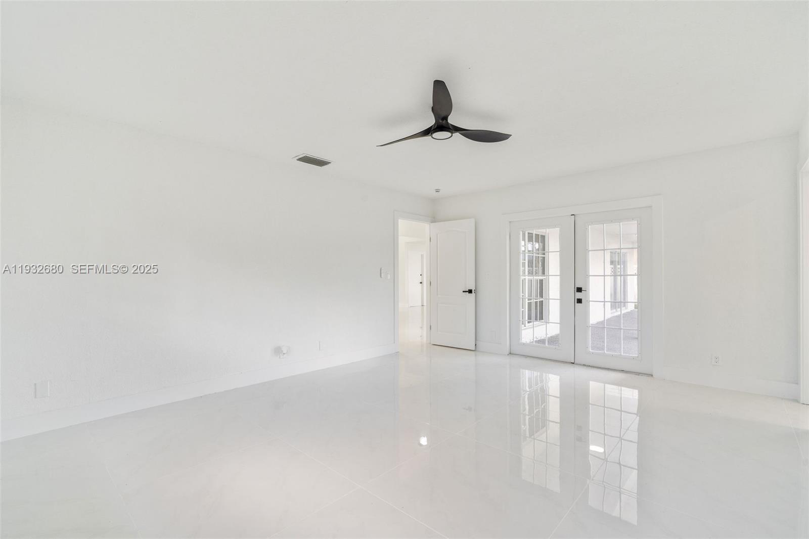 BOULEVARD WEST - Residential