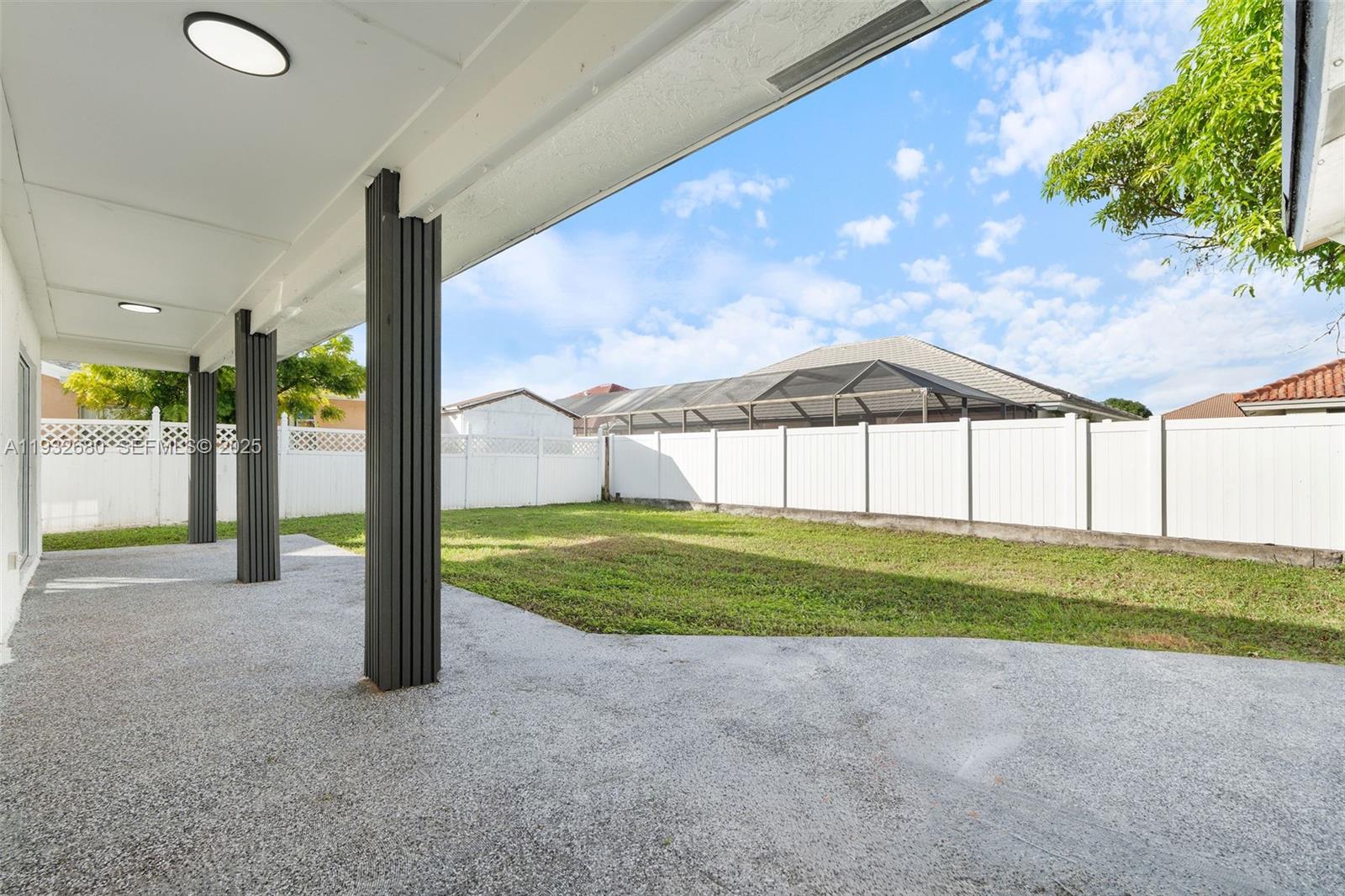 BOULEVARD WEST - Residential