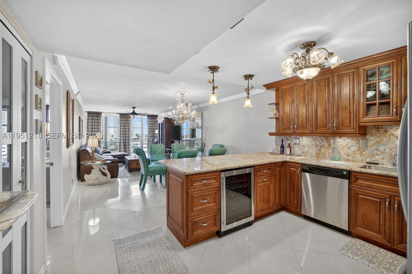 1000 Parkview Dr 806